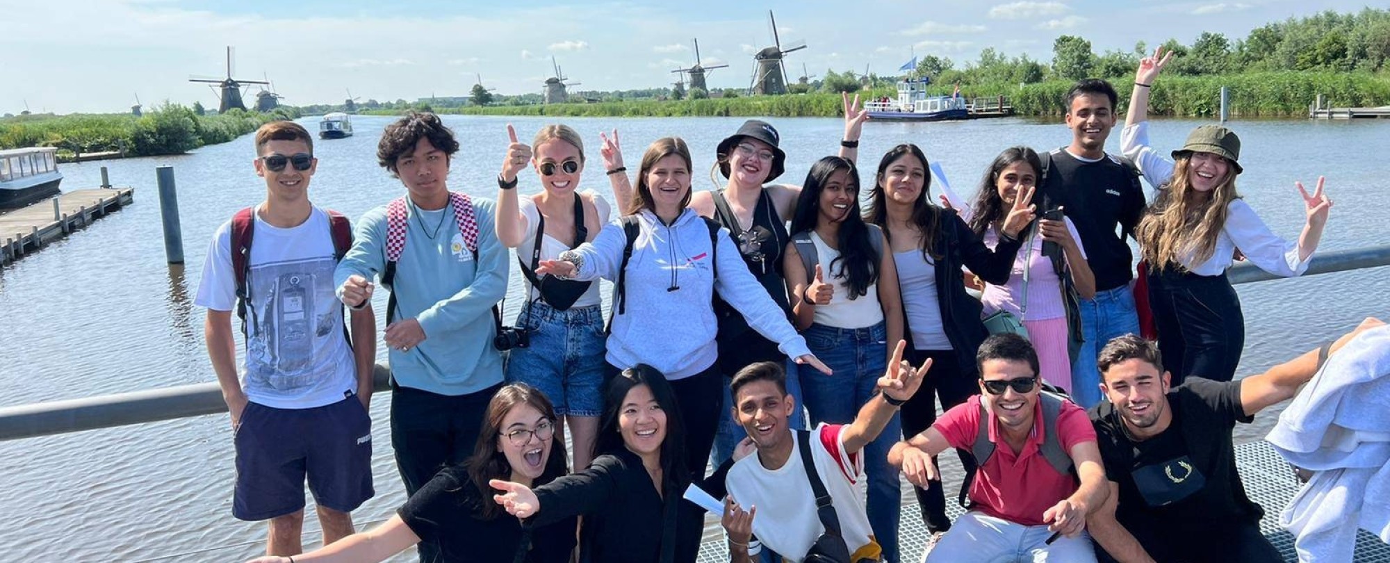 Bezoek Kinderdijk met summer school studenten