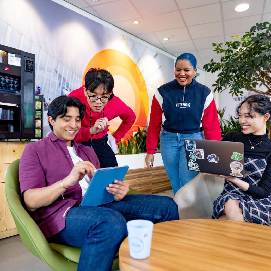 e07d0666-5973-11ee-b9f9-024215b4a989 International students studying in the lounge on the Arnhem campus of HAN University of Applied Sciences. 