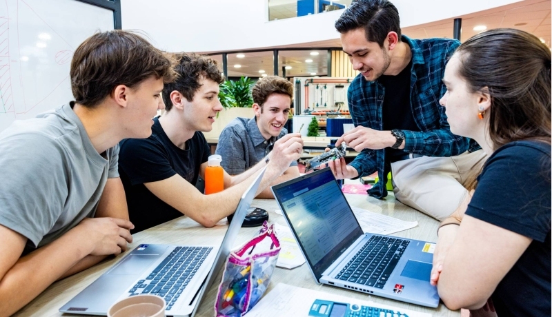 Computer science and software engineering bachelor degree subject list | HAN University of Applied Sciences