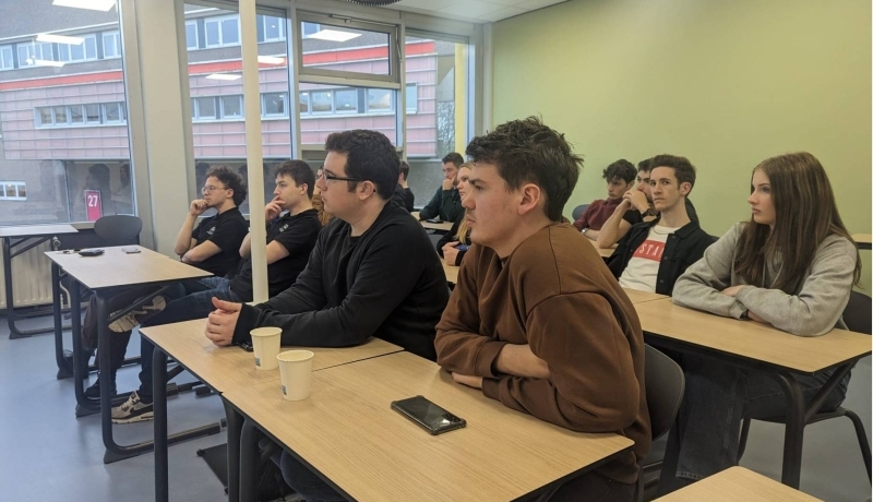 Sfeerbeeld van de Techdag die studievereniging Amoras voor studenten Engineering en Automotive organiseerde op 25 januari 2024