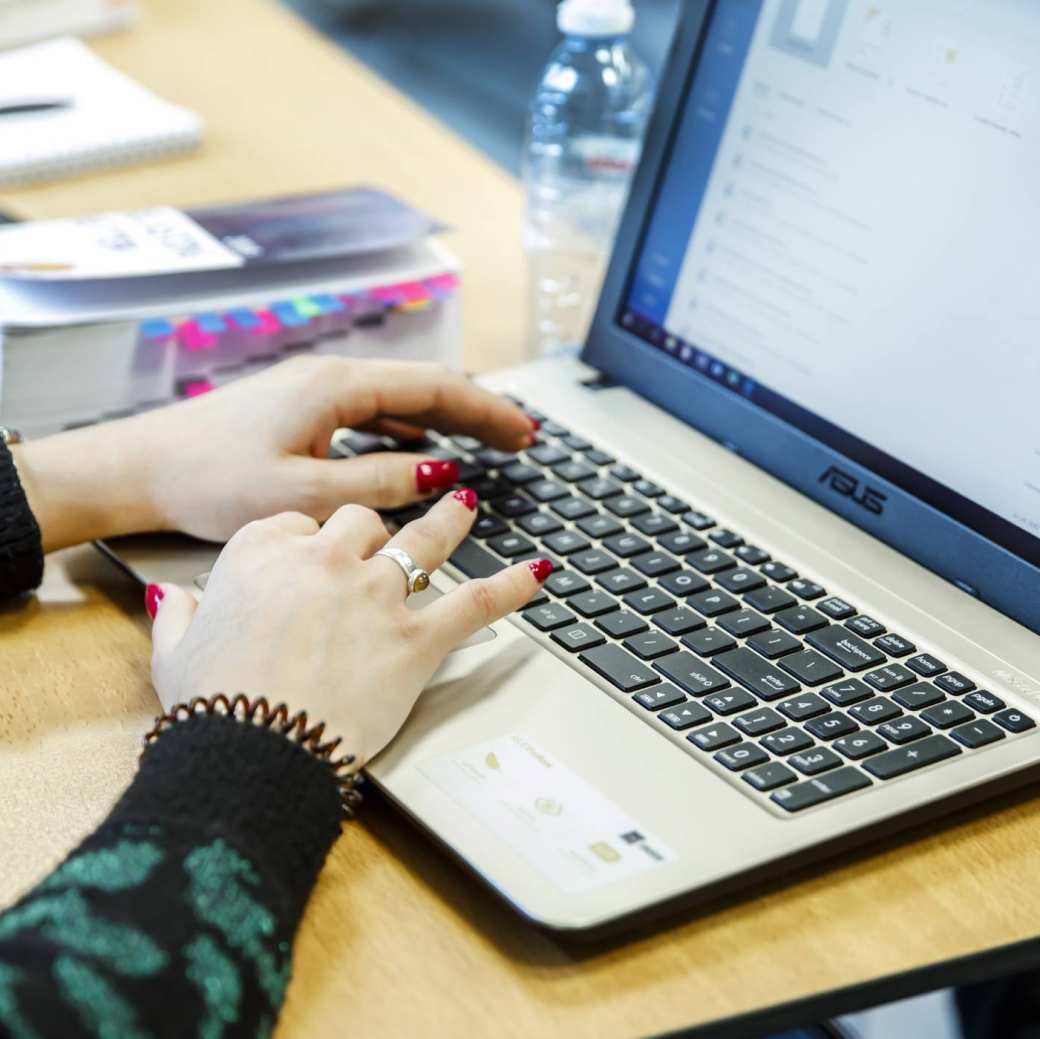 docent klas studenten klaslokaal lessituatie, FEM commerciele economie, accountancy