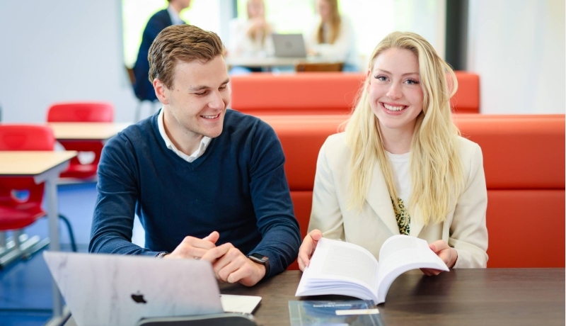 2 students at work on the HAN campus