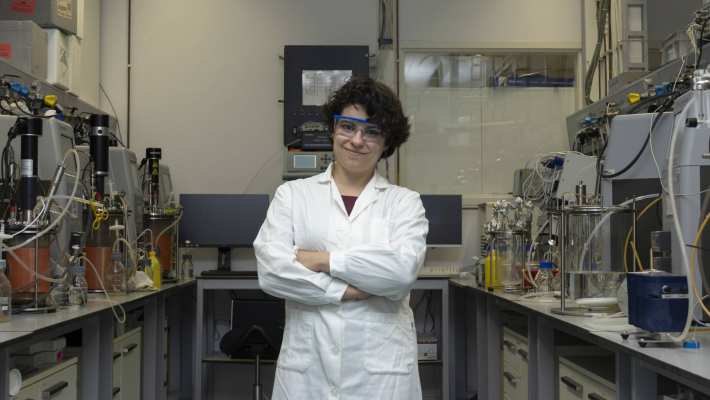 Laura Claret Fernandez van HAN BioCentre met onderzoek naar kunstleer