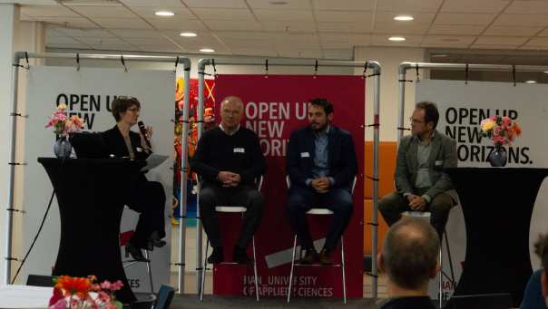 Opening moment of the AgriFood Forward World Café with participants gathered at HAN