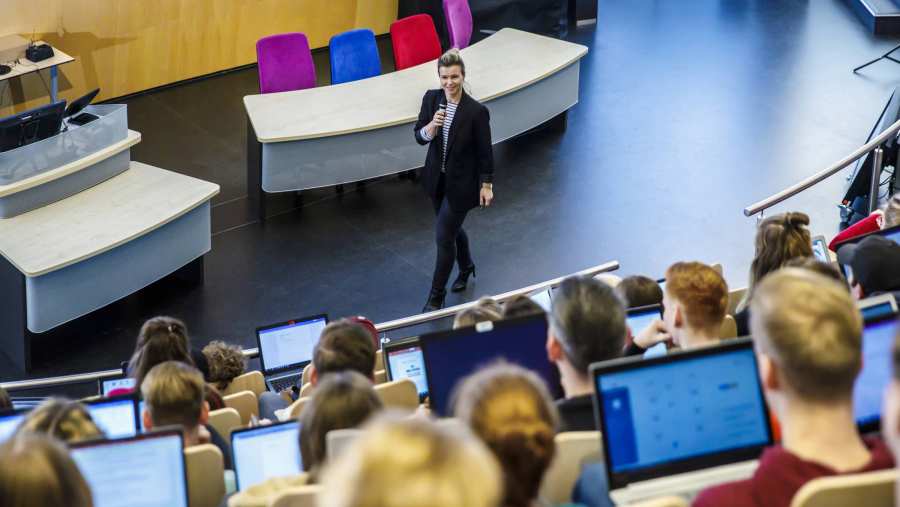 hoorcollege auditorium, FEM Food & Business