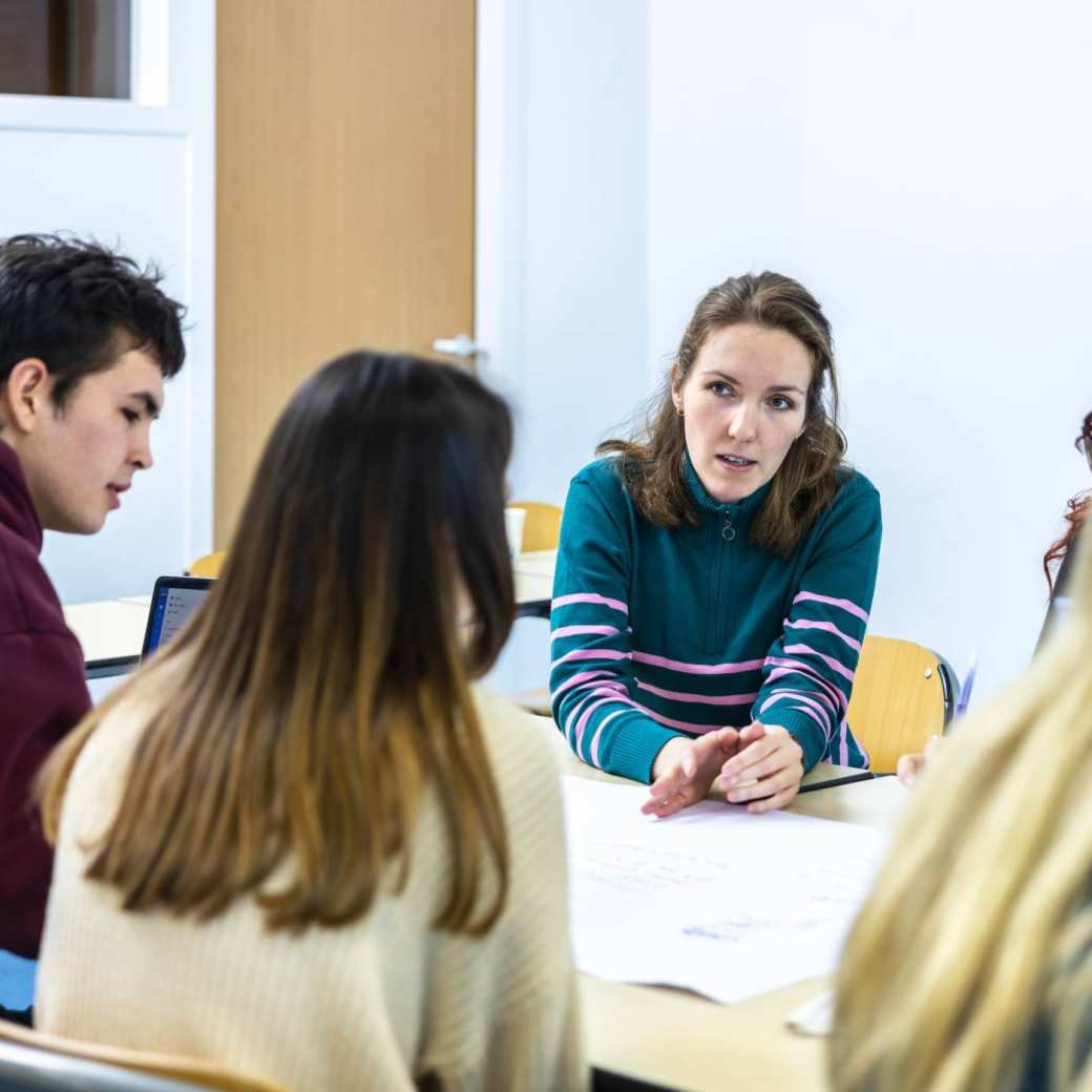 International Social Work, docent, college, uitleg