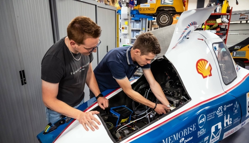studenten automotive specialization