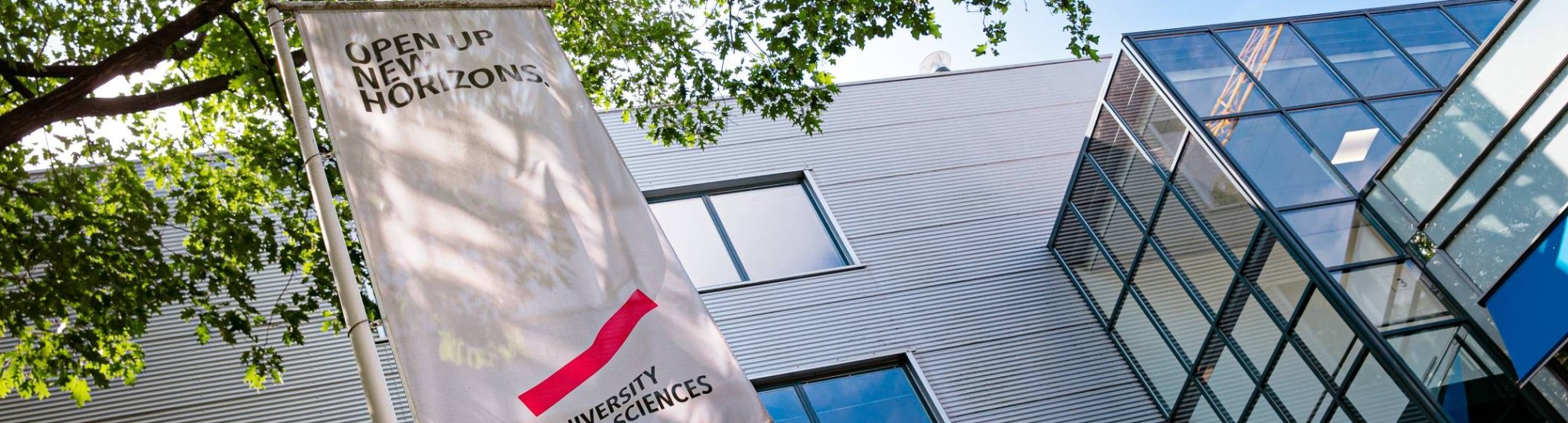 Arnhem, Ruitenberglaan 31, vlag, vooraanzicht, banier, wit