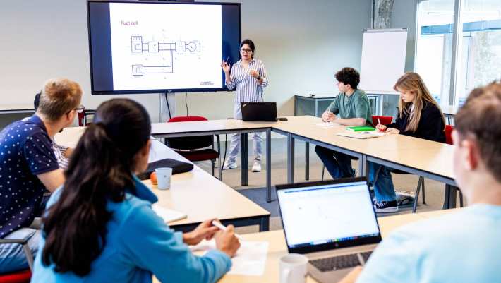 Master Automotive Systems students in class