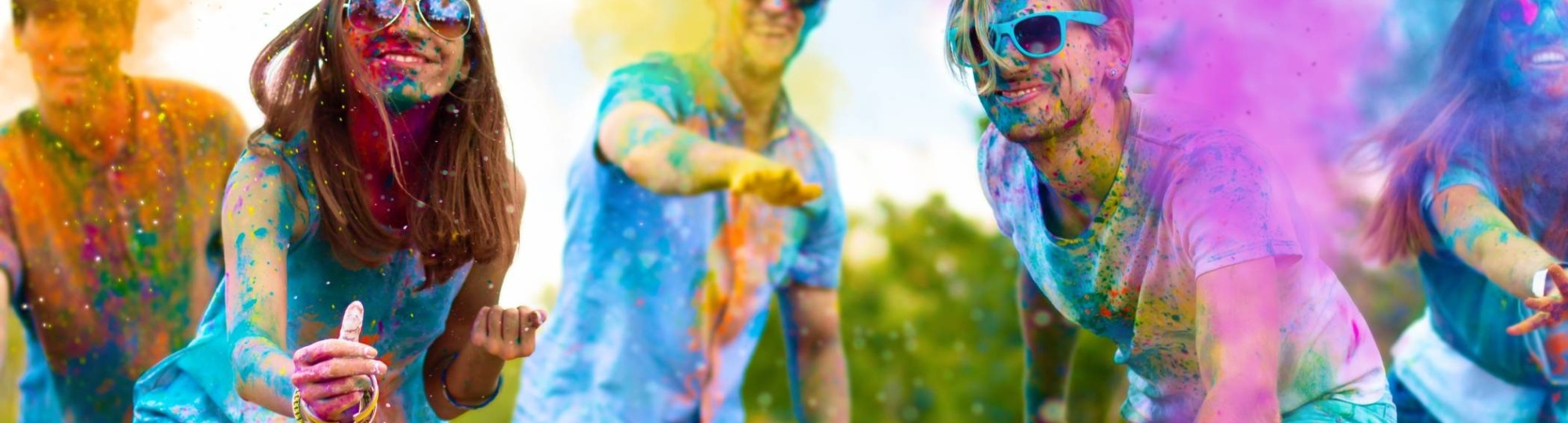for creativity. Jonge mensen met kleurstof.