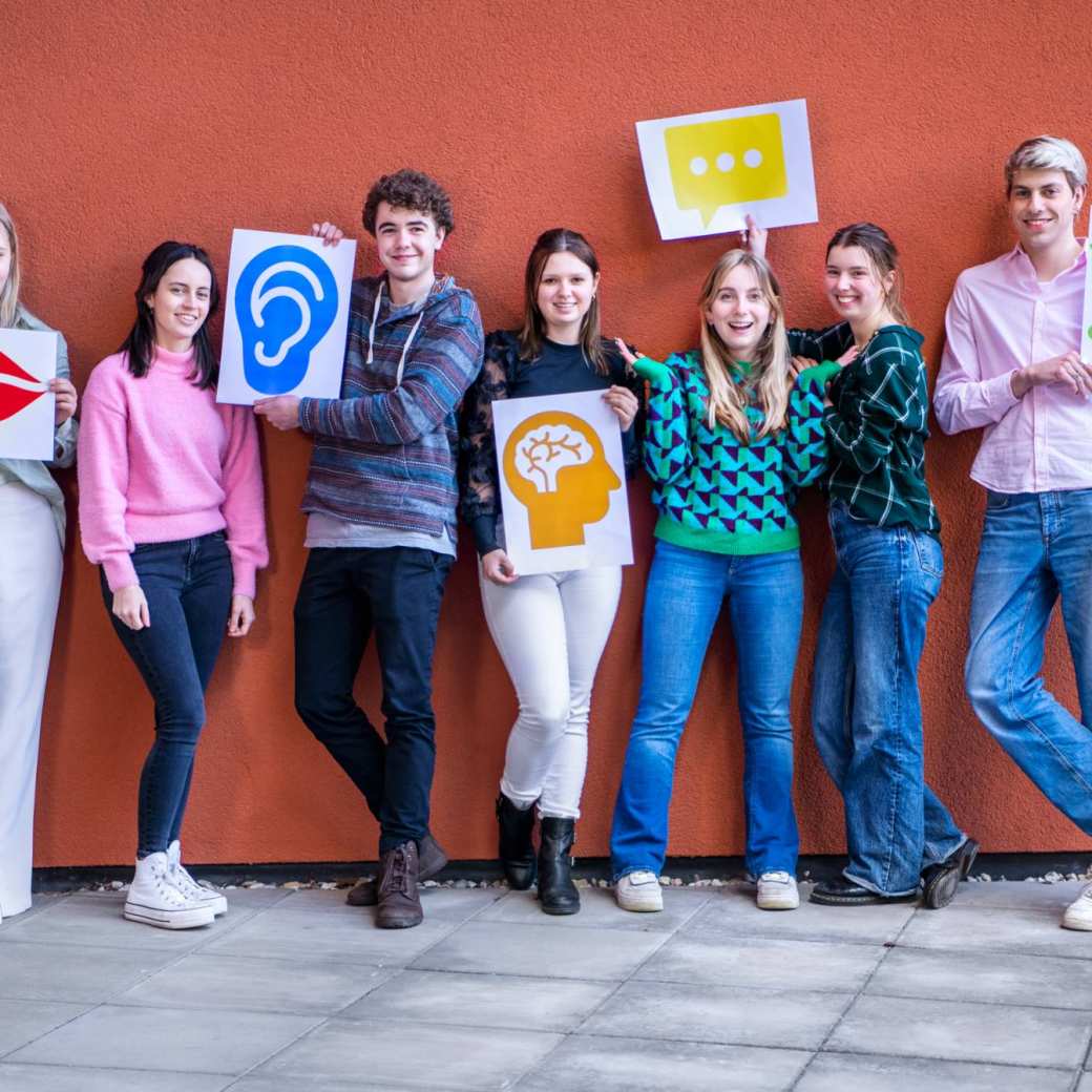 Studenten Logopedie hebben plezier, taal spraak gehoor slikken en stem